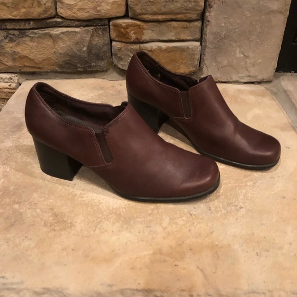 Thom McAn Block Heel Slip-On Shoes • Size 6.5 W - Picture 3 of 7
